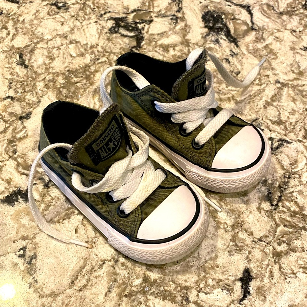 Chuck Taylor All Star Classic size 4c (infant toddler) low top tennis shoes